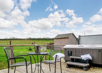 Northallerton Lodge - Cedar Retreats, West Tanfield