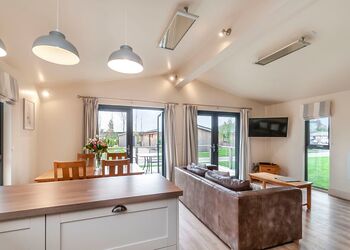 Daleside Lodge - Cedar Retreats, West Tanfield