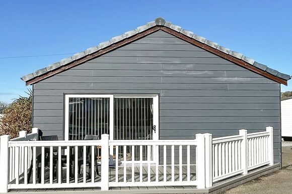 The Retreat - Woodland Vale Holiday Park, Ludchurch, Nr Saundersfoot