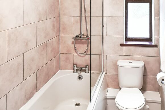 The Retreat - Woodland Vale Holiday Park, Ludchurch, Nr Saundersfoot