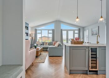 Erwain - Wynd Hill Hideaway, Tenby