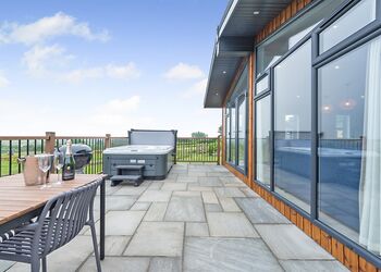 Gwennol - Wynd Hill Hideaway, Tenby