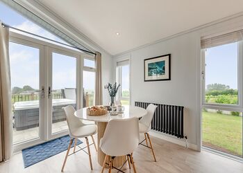 Gwennol - Wynd Hill Hideaway, Tenby