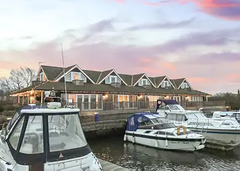 Yare View Holiday Cottages, Brundall, Norwich