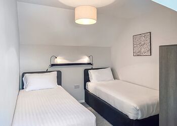 Nightingale - Yare View Holiday Cottages, Brundall, Norwich