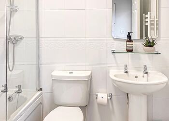 Nightingale - Yare View Holiday Cottages, Brundall, Norwich