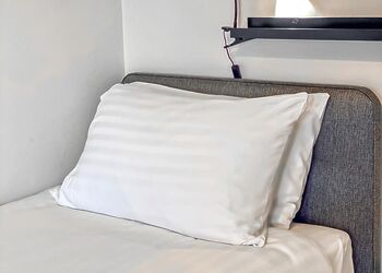 Kingfisher - Yare View Holiday Cottages, Brundall, Norwich