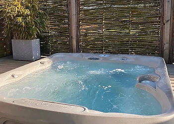 Heron - Yare View Holiday Cottages, Brundall, Norwich