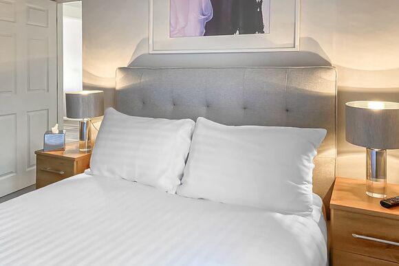 Nightingale - Yare View Holiday Cottages, Brundall, Norwich