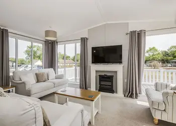 Meadow Field MF12 - Yaxham Waters, Yaxham, Dereham