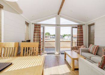 Meadow Field MF4 - Yaxham Waters, Yaxham, Dereham
