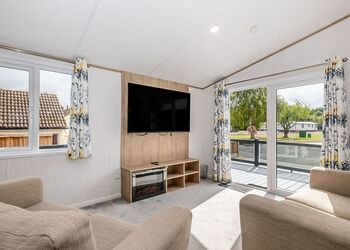Meadow Field MF12A - Yaxham Waters, Yaxham, Dereham