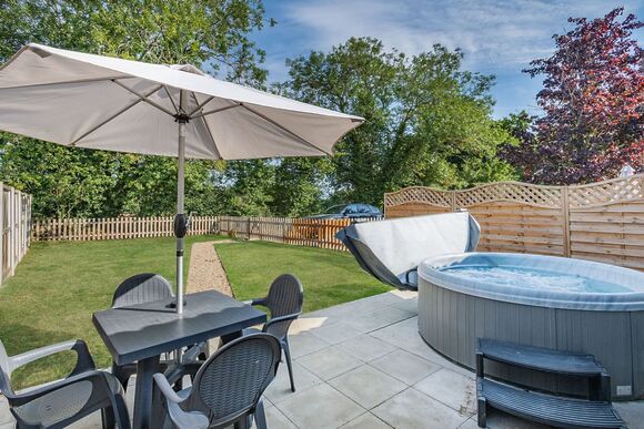 Squirrel Cottage - Yaxham Waters, Yaxham, Dereham