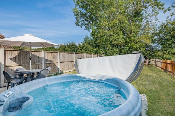 Squirrel Cottage - Yaxham Waters, Yaxham, Dereham