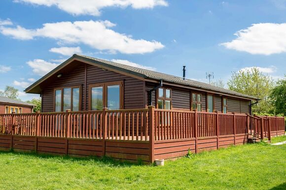 Lake Side Field LS2 - Yaxham Waters, Yaxham, Dereham