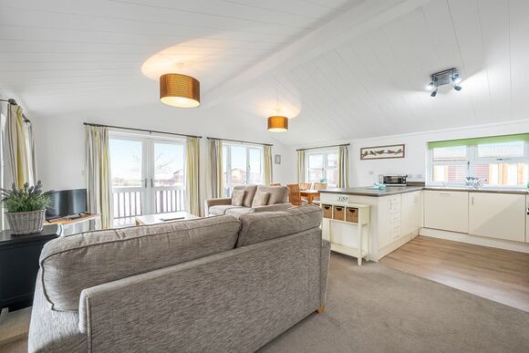 Lake Side Field LS2 - Yaxham Waters, Yaxham, Dereham