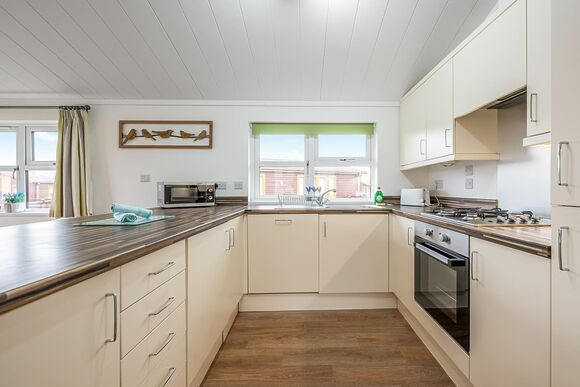 Lake Side Field LS2 - Yaxham Waters, Yaxham, Dereham