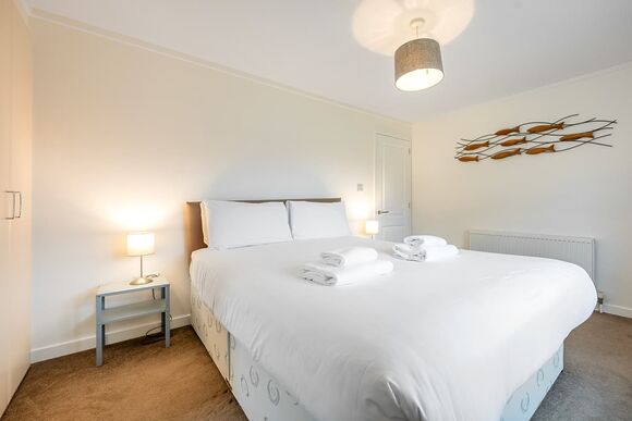 Lake Side Field LS2 - Yaxham Waters, Yaxham, Dereham