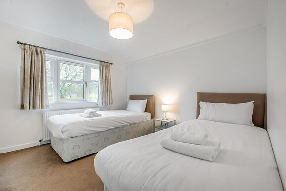 Lake Side Field LS2 - Yaxham Waters, Yaxham, Dereham