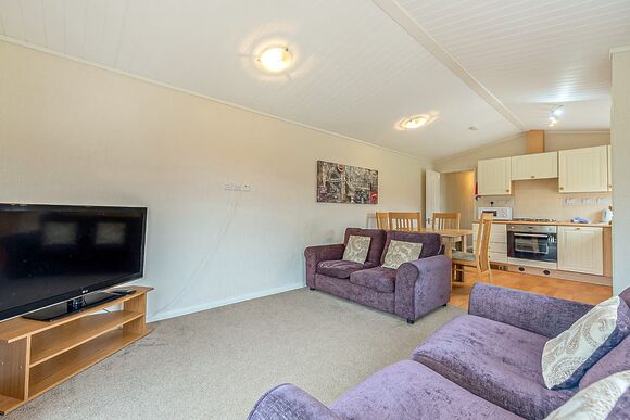 Lake Side Field LS6a - Yaxham Waters, Yaxham, Dereham