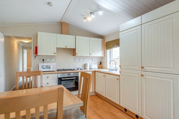 Lake Side Field LS6a - Yaxham Waters, Yaxham, Dereham