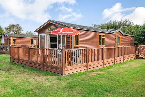 Lake Side Field LS11 - Yaxham Waters, Yaxham, Dereham