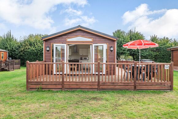 Lake Side Field LS11 - Yaxham Waters, Yaxham, Dereham