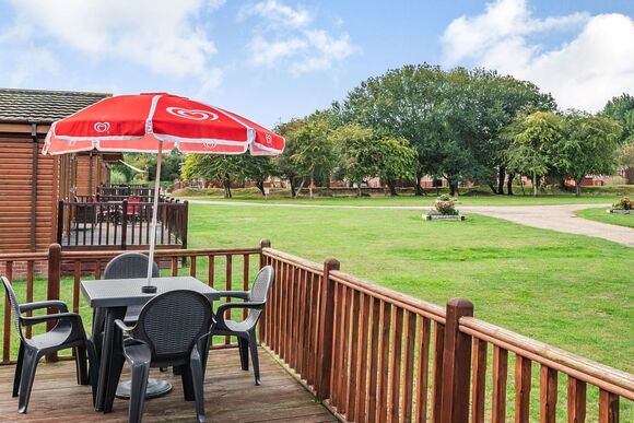 Lake Side Field LS11 - Yaxham Waters, Yaxham, Dereham