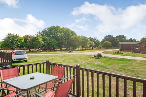 Lake Side Field LS12 - Yaxham Waters, Yaxham, Dereham