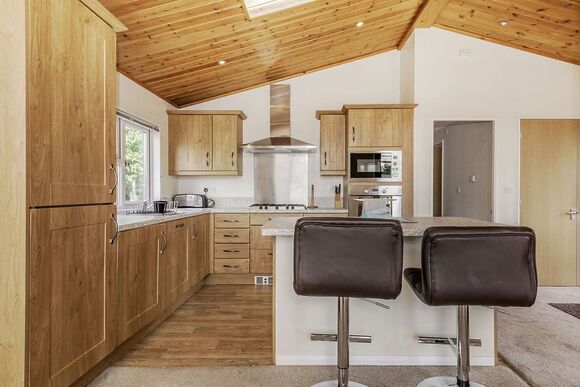 Lake Side Field LS12 - Yaxham Waters, Yaxham, Dereham