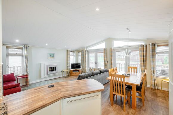 Country Side CS28 - Yaxham Waters, Yaxham, Dereham