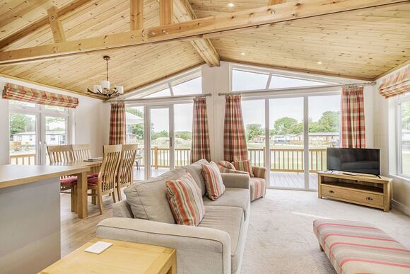 Priors Field PF9 - Yaxham Waters, Yaxham, Dereham