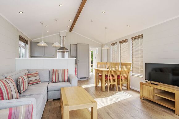 Meadow Field MF4 - Yaxham Waters, Yaxham, Dereham