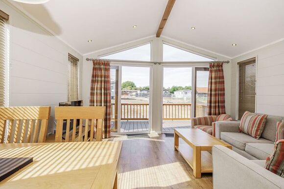 Meadow Field MF4 - Yaxham Waters, Yaxham, Dereham