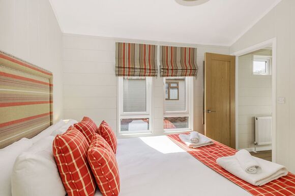 Meadow Field MF4 - Yaxham Waters, Yaxham, Dereham