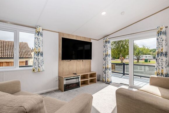 Meadow Field MF12A - Yaxham Waters, Yaxham, Dereham