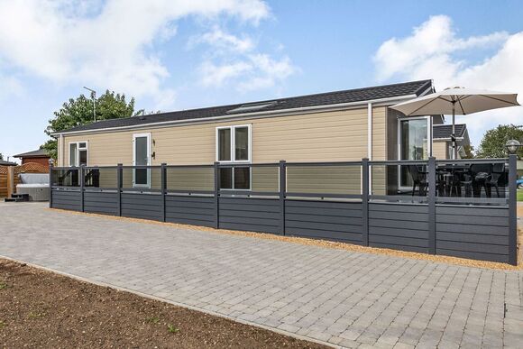 Meadow Field MF10 - Yaxham Waters, Yaxham, Dereham