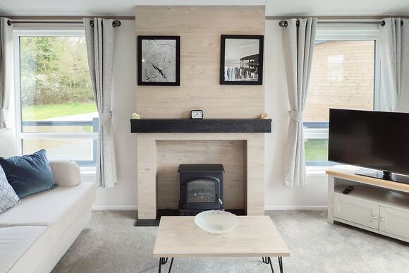 Meadow Field MF7 - Yaxham Waters, Yaxham, Dereham