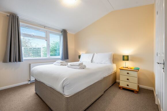 Lake Side LS9 - Yaxham Waters, Yaxham, Dereham