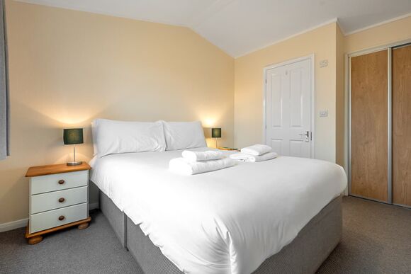 Lake Side LS9 - Yaxham Waters, Yaxham, Dereham