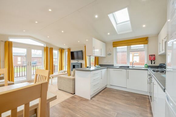 Country Side CS18 - Yaxham Waters, Yaxham, Dereham