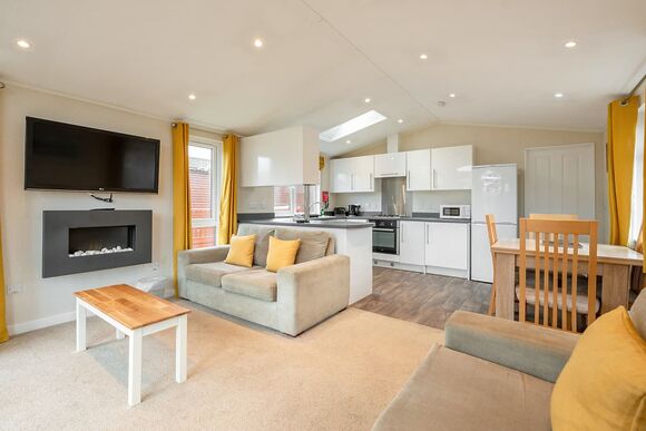 Country Side CS18 - Yaxham Waters, Yaxham, Dereham