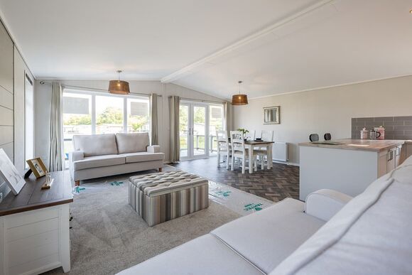 Priors Field PF10 - Yaxham Waters, Yaxham, Dereham