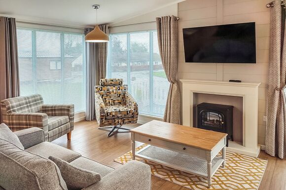 Meadow Field MF12 - Yaxham Waters, Yaxham, Dereham