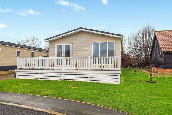 Meadow Field MF12 - Yaxham Waters, Yaxham, Dereham