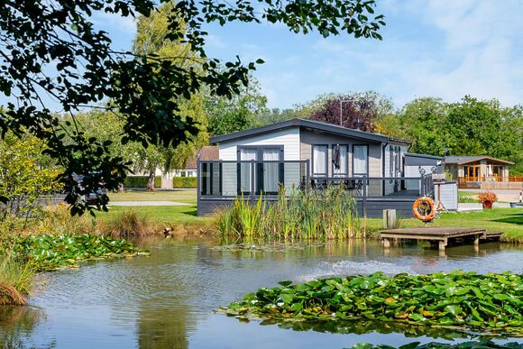 Meadow Field MF8 - Yaxham Waters, Yaxham, Dereham