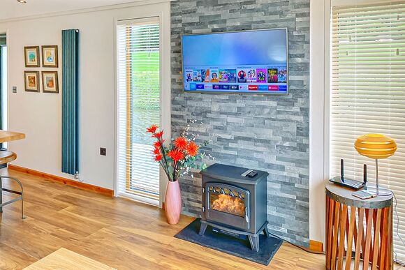 Floating Lodge - York Marina, Naburn, York