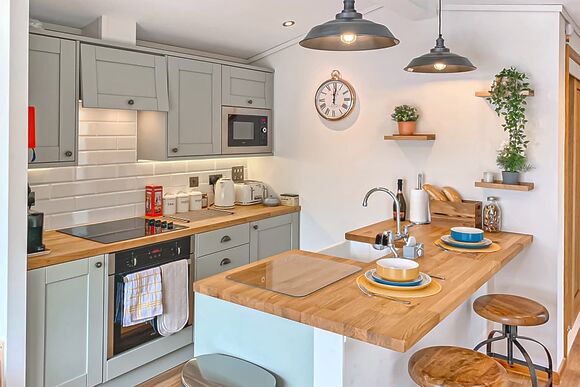 Floating Lodge - York Marina, Naburn, York