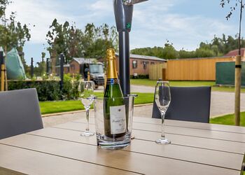 The StapyltonHot Tub - Yorkshire Spa Retreat, York