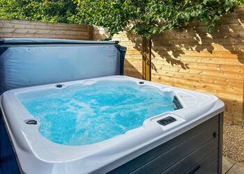 The HareHot Tub - Yorkshire Spa Retreat, York